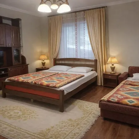 Pensión Pid Skeleyu Lazeshchyna