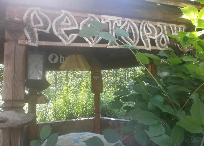 Pid Skeleyu Pensión Lazeshchyna